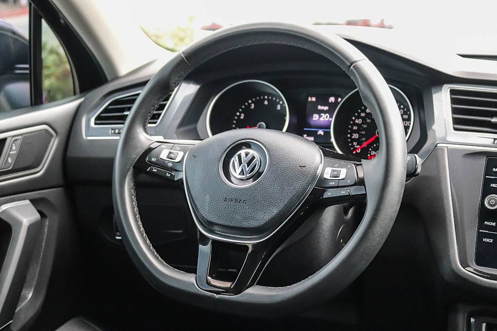 Thumbnail: 2020 Volkswagen Tiguan - 9