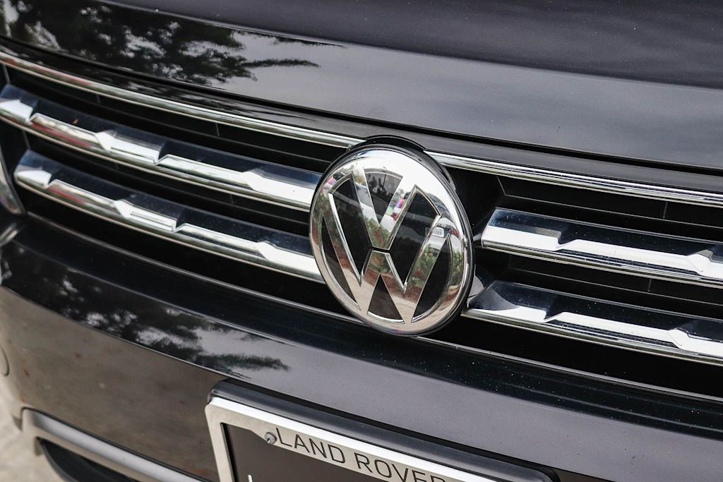 Thumbnail: 2020 Volkswagen Tiguan - 6