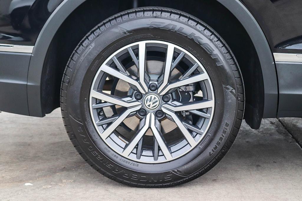 Thumbnail: 2020 Volkswagen Tiguan - 7