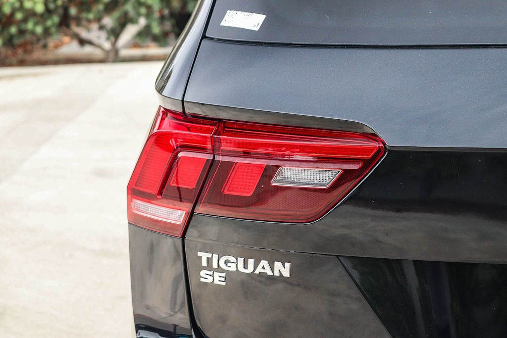 Thumbnail: 2020 Volkswagen Tiguan - 17
