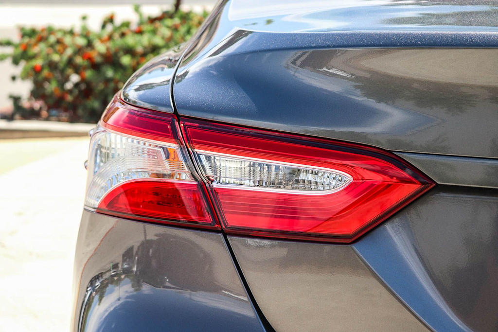 Thumbnail: 2019 Toyota Camry - 16
