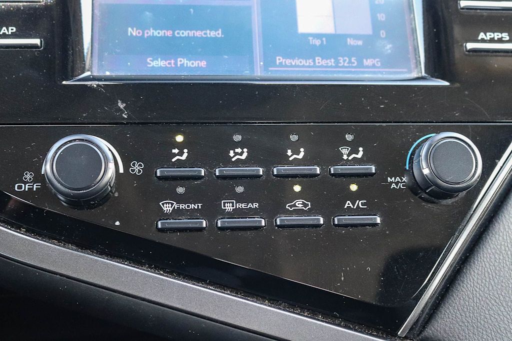 Thumbnail: 2019 Toyota Camry - 23