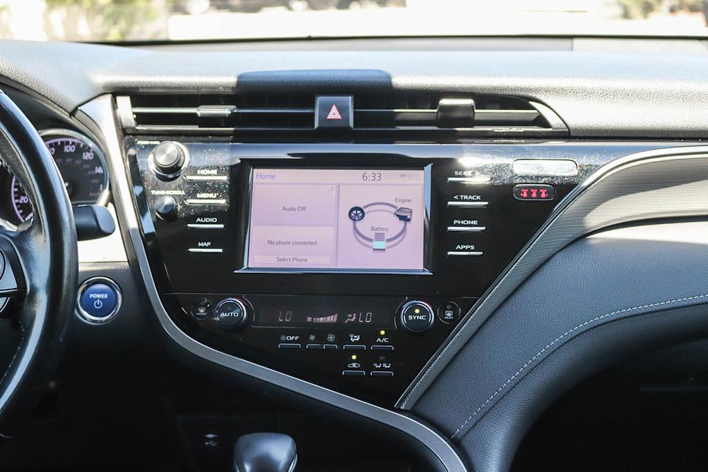 Thumbnail: 2019 Toyota Camry - 13
