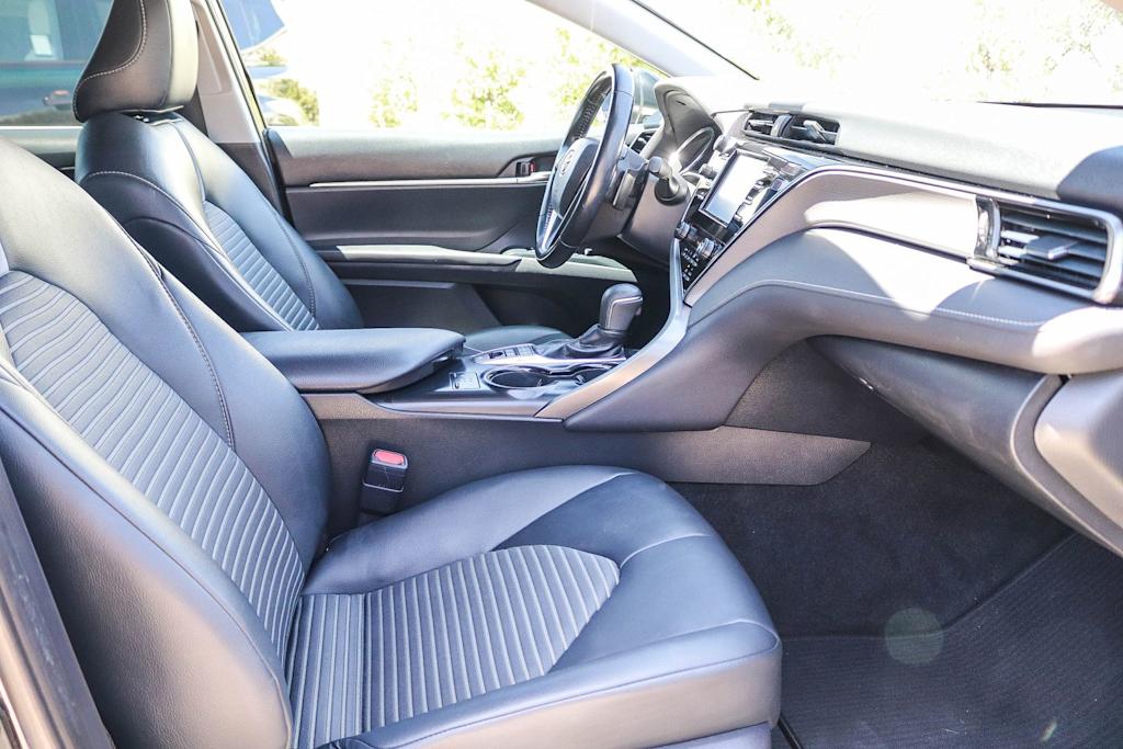 Thumbnail: 2019 Toyota Camry - 10