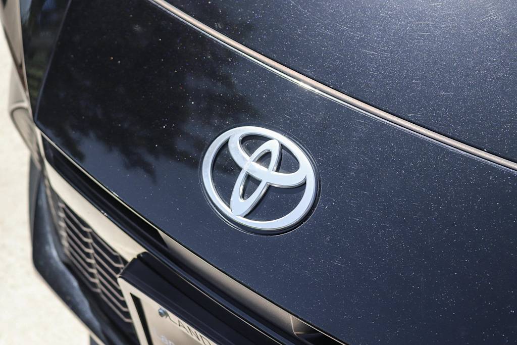 Thumbnail: 2025 Toyota Camry - 3
