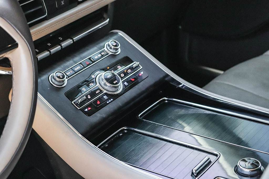 Thumbnail: 2021 Lincoln Aviator - 15