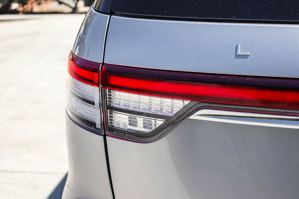 Thumbnail: 2021 Lincoln Aviator - 20