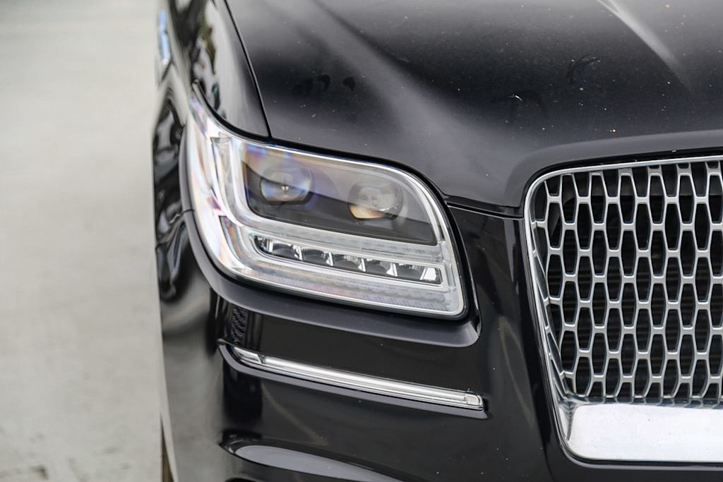 Thumbnail: 2021 Lincoln Navigator - 16
