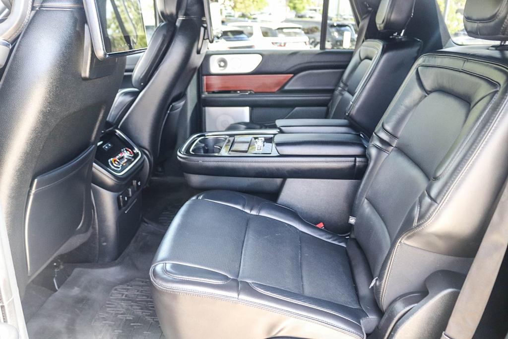 Thumbnail: 2019 Lincoln Navigator L - 11