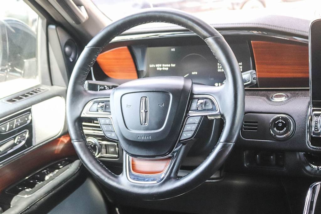 Thumbnail: 2019 Lincoln Navigator L - 8