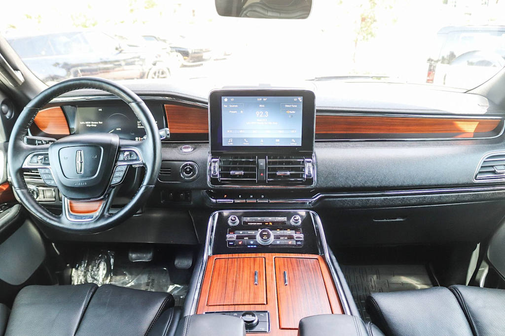 Thumbnail: 2019 Lincoln Navigator L - 2