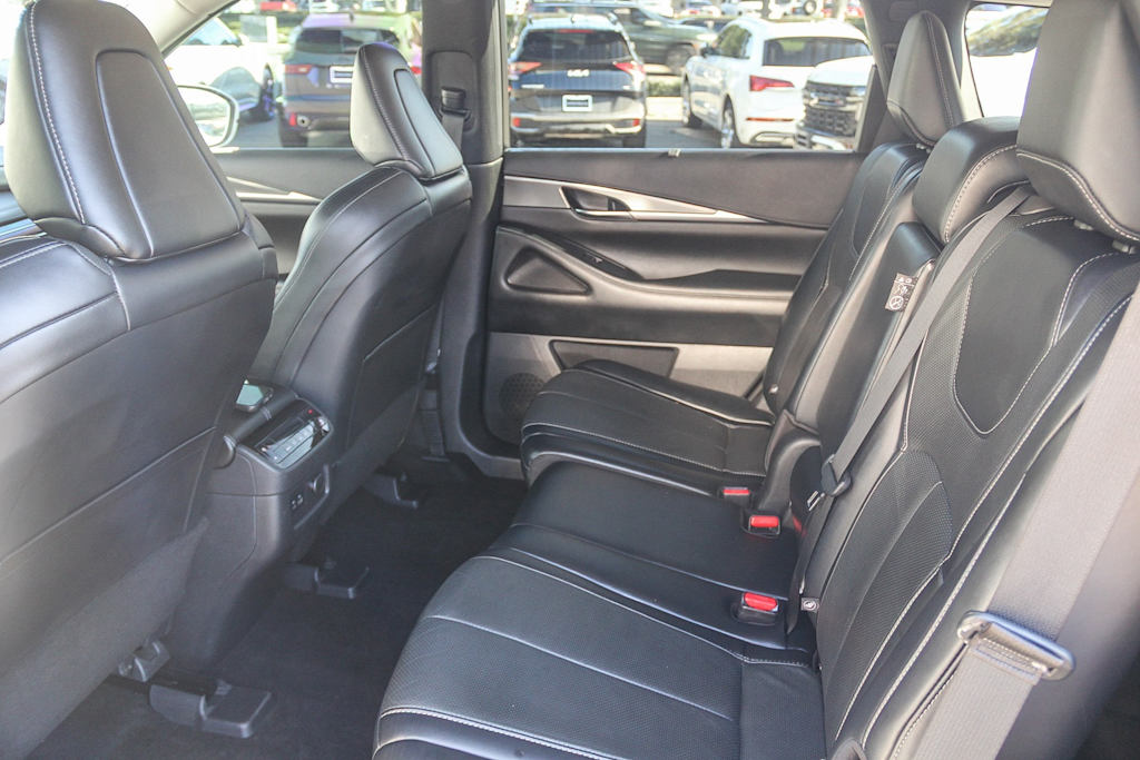 Thumbnail: 2023 INFINITI QX60 - 12