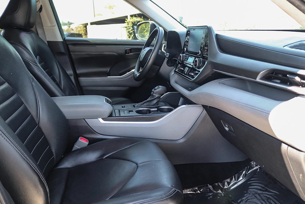 Thumbnail: 2021 Toyota Highlander - 9