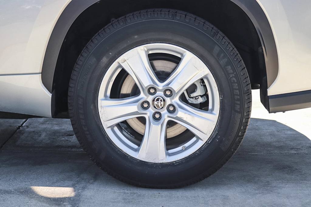 Thumbnail: 2021 Toyota Highlander - 6
