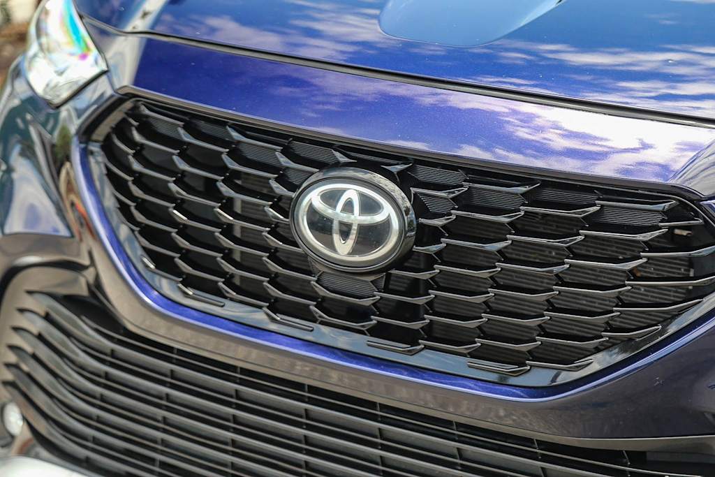 Thumbnail: 2022 Toyota Highlander - 5