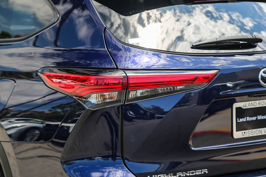 Thumbnail: 2022 Toyota Highlander - 19