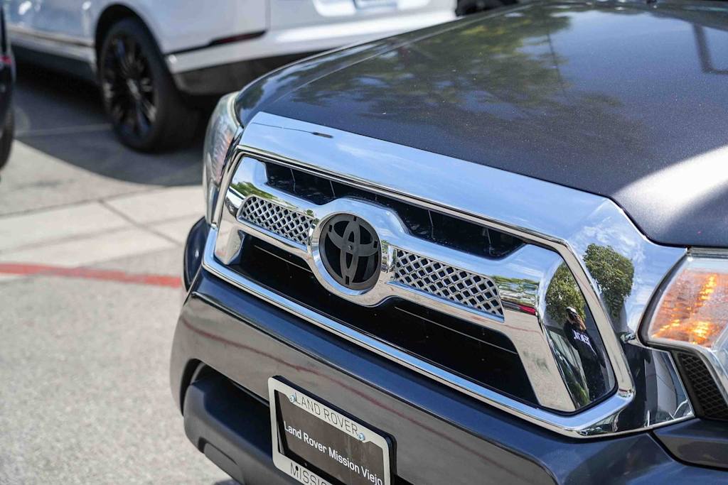 Thumbnail: 2015 Toyota Tacoma - 4