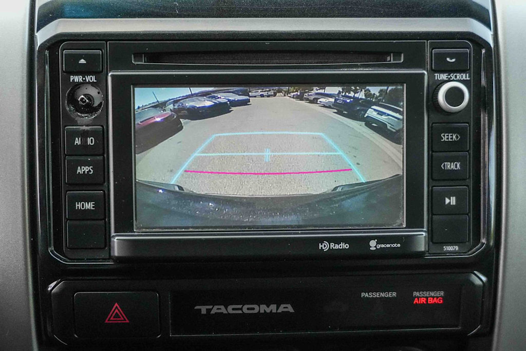 Thumbnail: 2015 Toyota Tacoma - 26