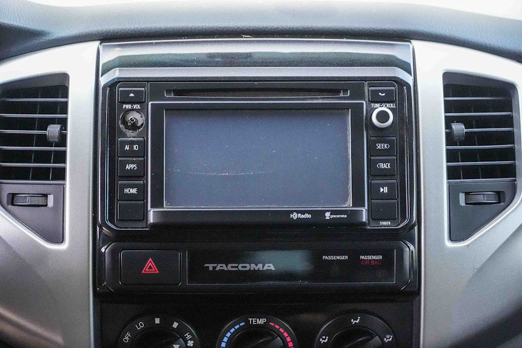 Thumbnail: 2015 Toyota Tacoma - 22