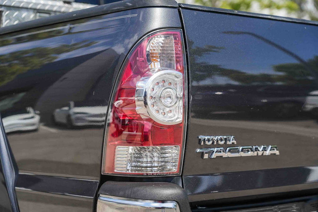 Thumbnail: 2015 Toyota Tacoma - 20