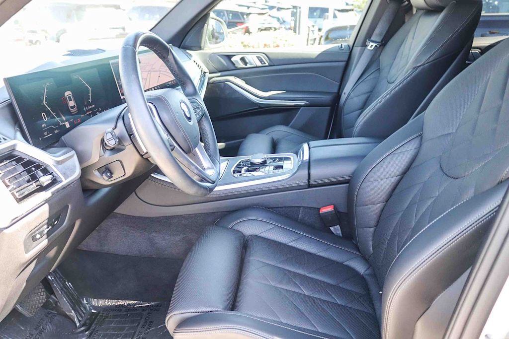 Thumbnail: 2026 BMW X5 - 11