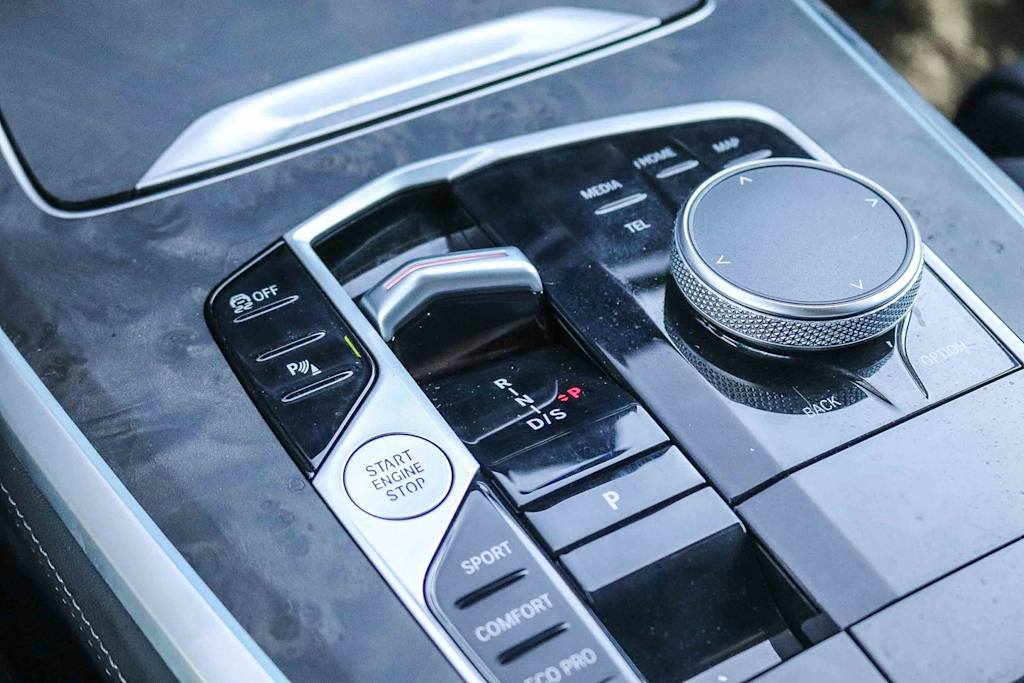 Thumbnail: 2026 BMW X5 - 14
