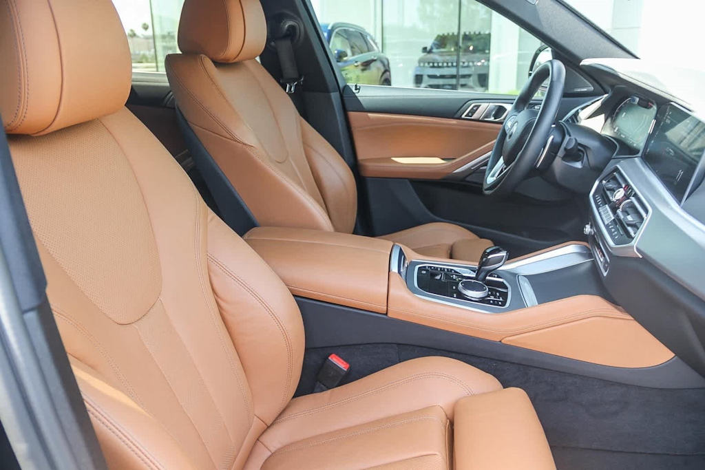 Thumbnail: 2022 BMW X6 - 8