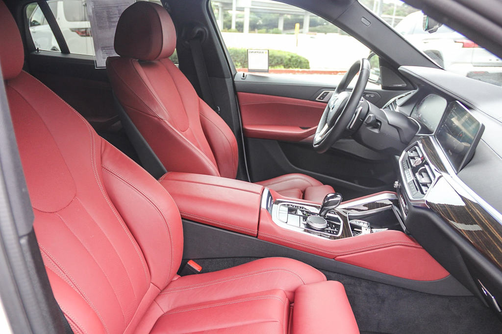 Thumbnail: 2021 BMW X6 - 10