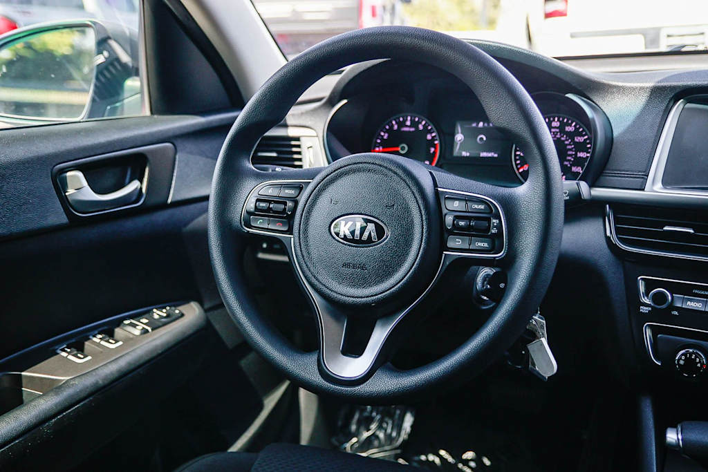 Thumbnail: 2018 Kia Optima - 9