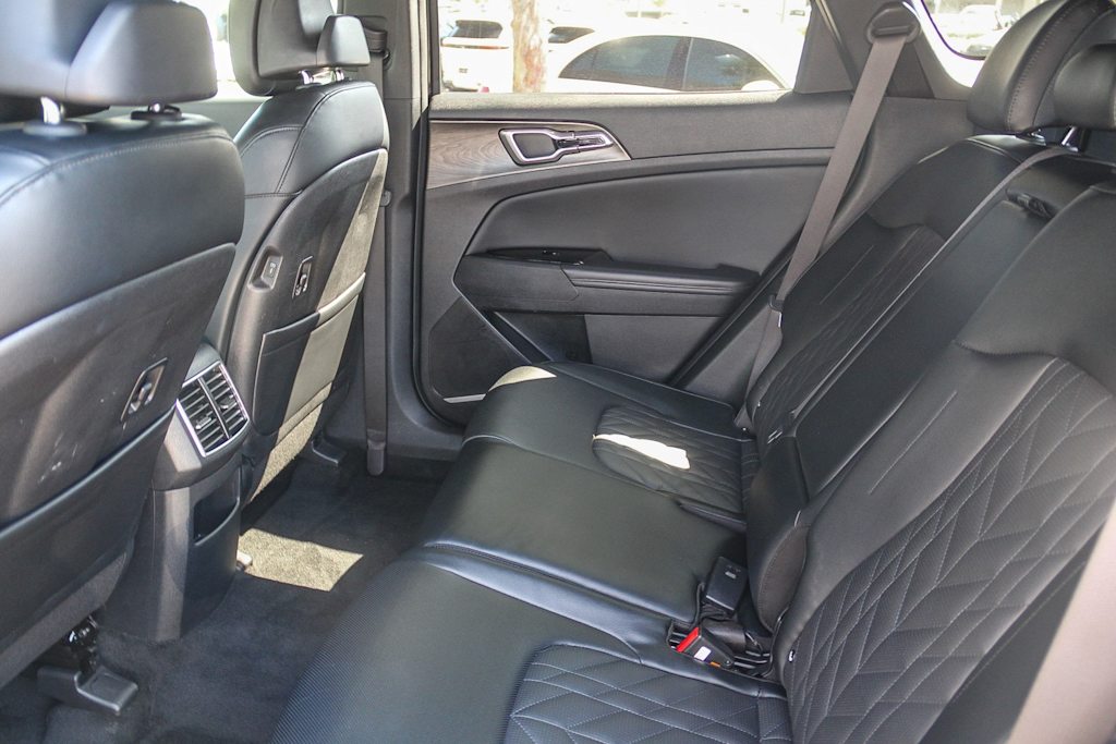 Thumbnail: 2023 Kia Sportage - 12