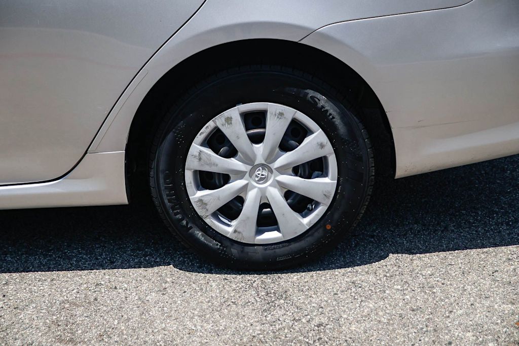 Thumbnail: 2013 Toyota Corolla - 6