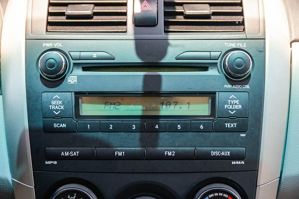 Thumbnail: 2013 Toyota Corolla - 22