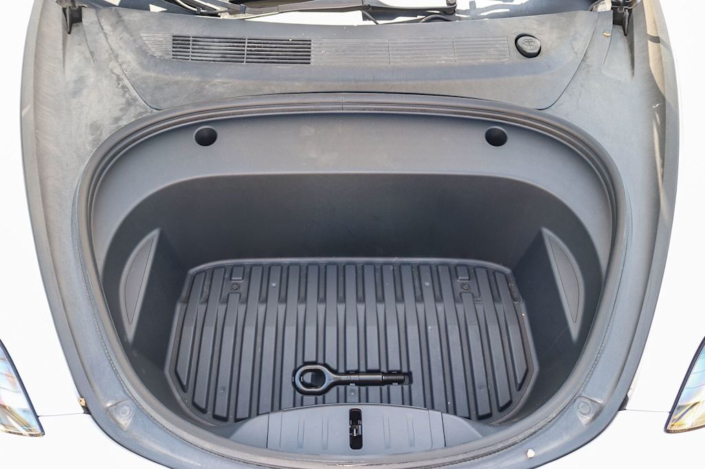 Thumbnail: 2023 Tesla Model 3 - 29