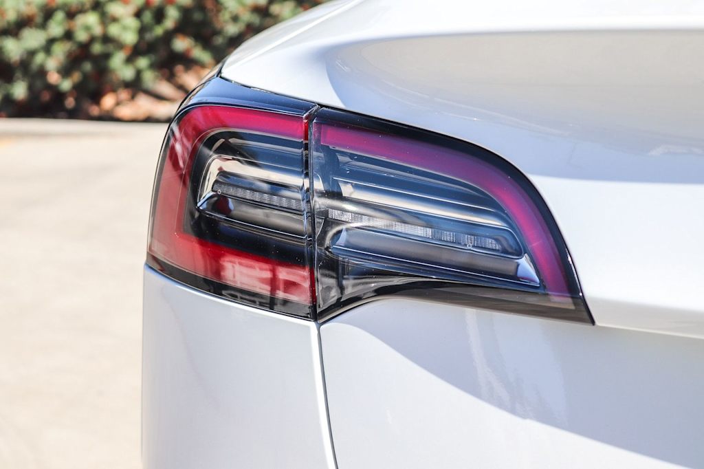 Thumbnail: 2023 Tesla Model 3 - 17