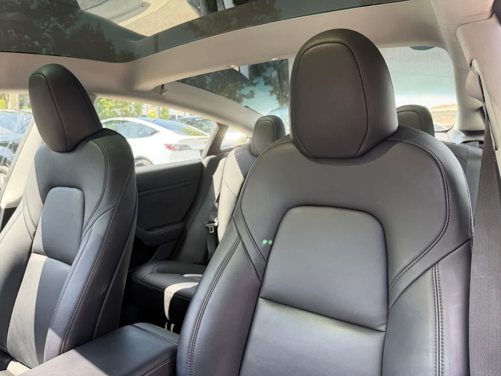 Thumbnail: 2023 Tesla Model 3 - 9