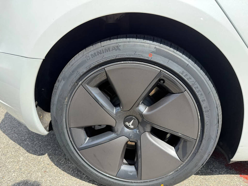 Thumbnail: 2023 Tesla Model 3 - 7