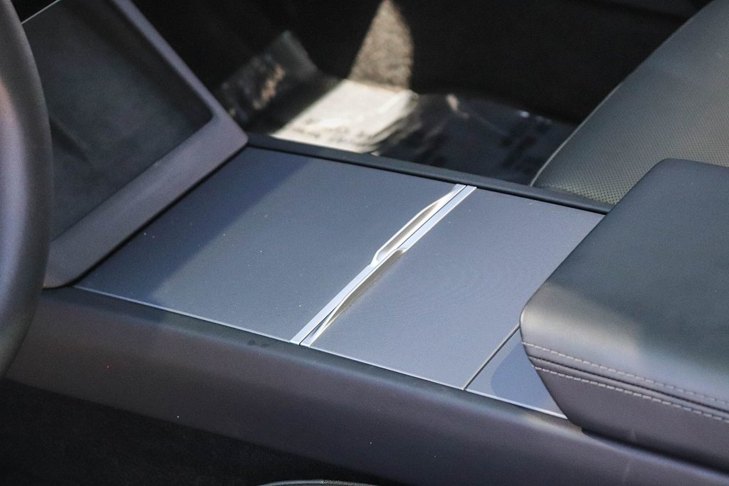 Thumbnail: 2025 Tesla Model 3 - 21
