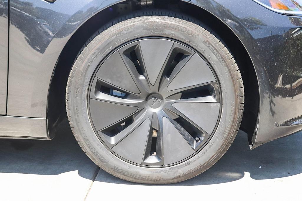 Thumbnail: 2025 Tesla Model 3 - 18