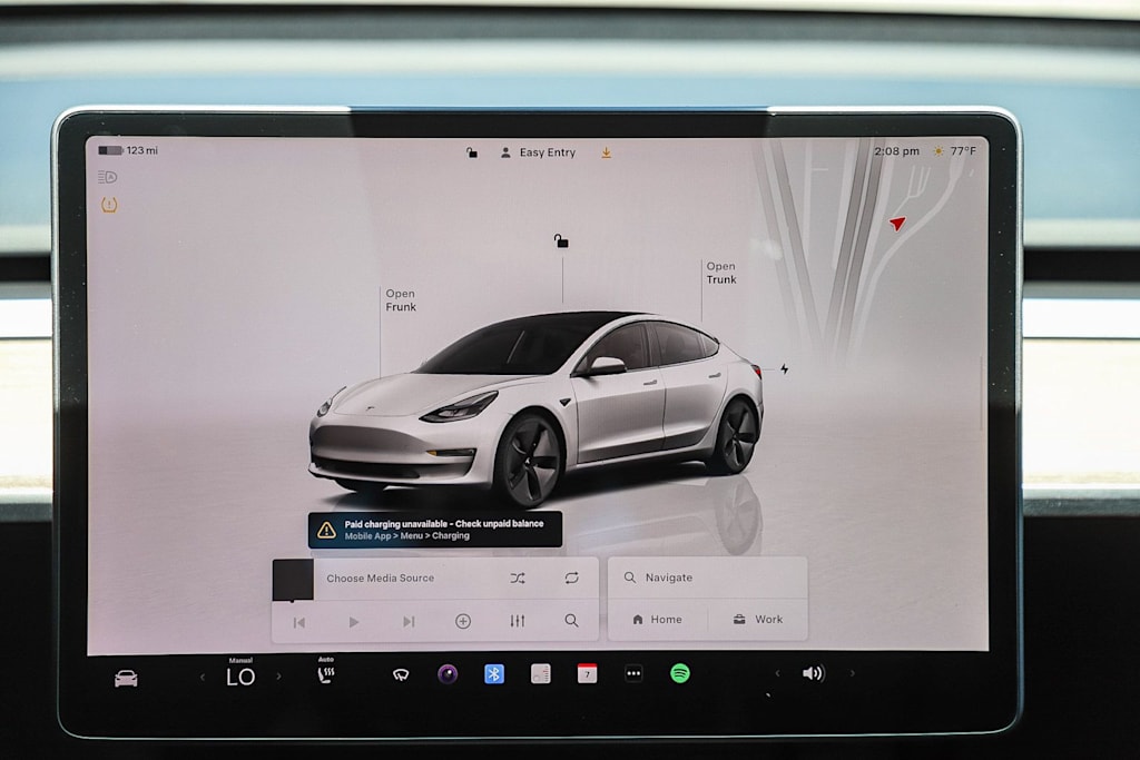 Thumbnail: 2022 Tesla Model 3 - 12