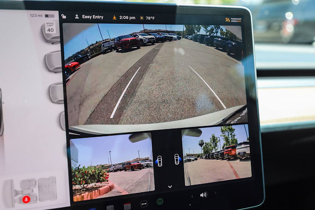 Thumbnail: 2022 Tesla Model 3 - 26