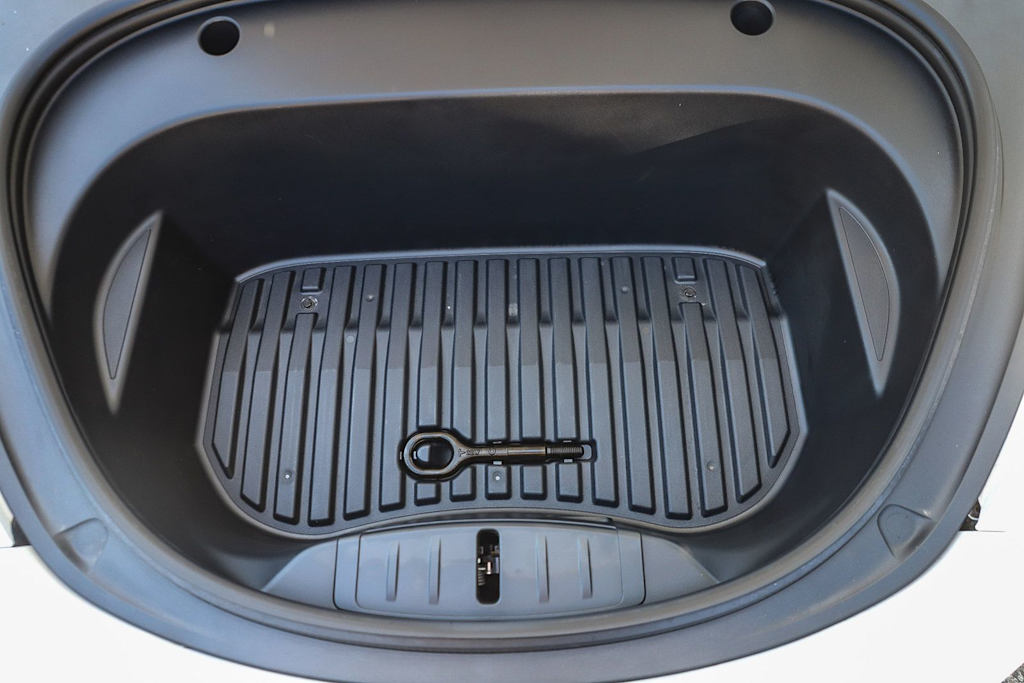 Thumbnail: 2022 Tesla Model 3 - 28