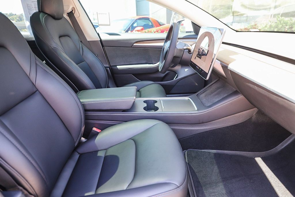 Thumbnail: 2022 Tesla Model 3 - 9