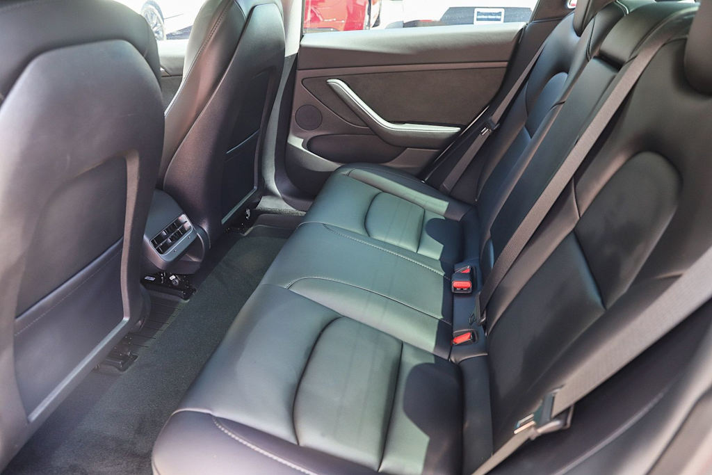 Thumbnail: 2022 Tesla Model 3 - 11