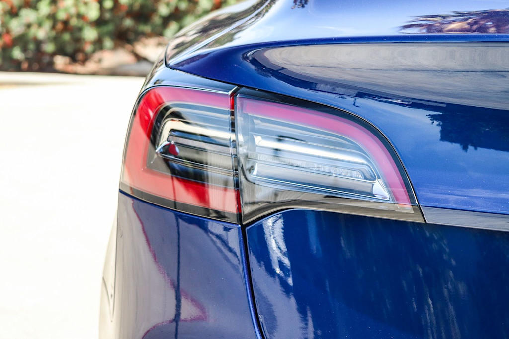 Thumbnail: 2023 Tesla Model 3 - 18