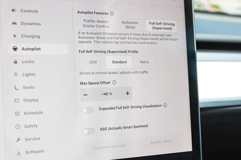 Thumbnail: 2023 Tesla Model 3 - 15