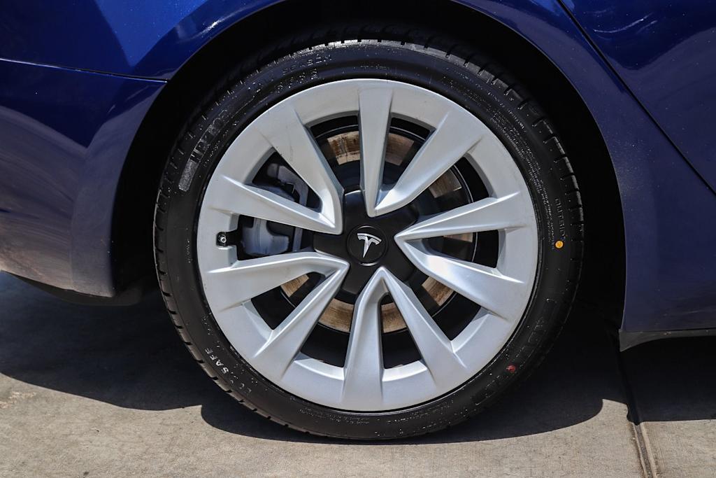 Thumbnail: 2023 Tesla Model 3 - 7