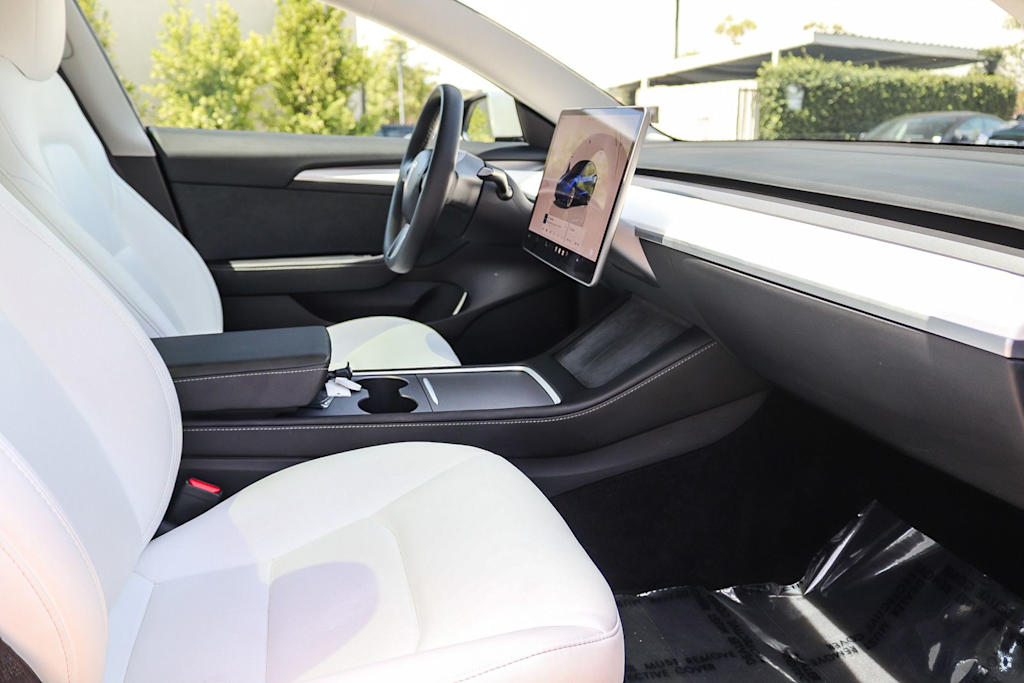 Thumbnail: 2023 Tesla Model 3 - 9