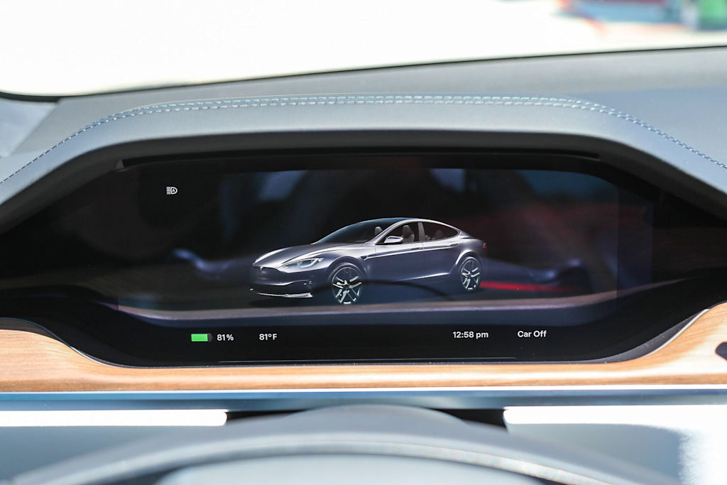 Thumbnail: 2023 Tesla Model S - 13