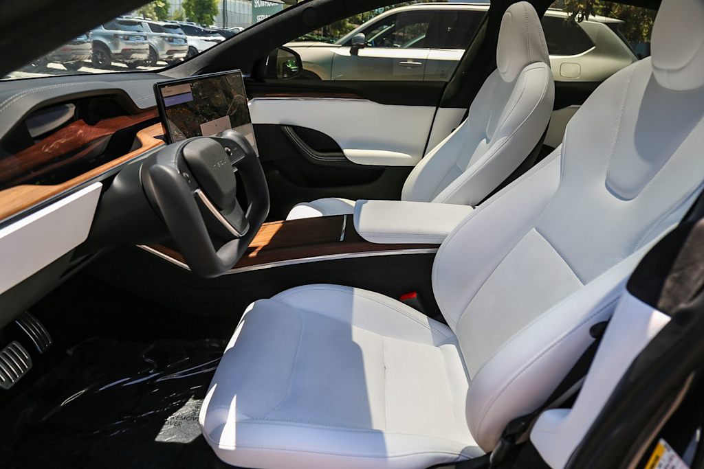 Thumbnail: 2023 Tesla Model S - 10