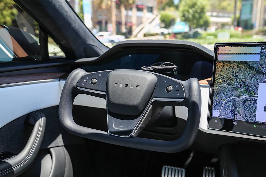 Thumbnail: 2023 Tesla Model S - 8